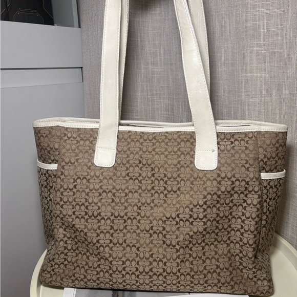 Vintage Coach Signature Canvas Tote Bag in Brown and White - Picture 2 of 9